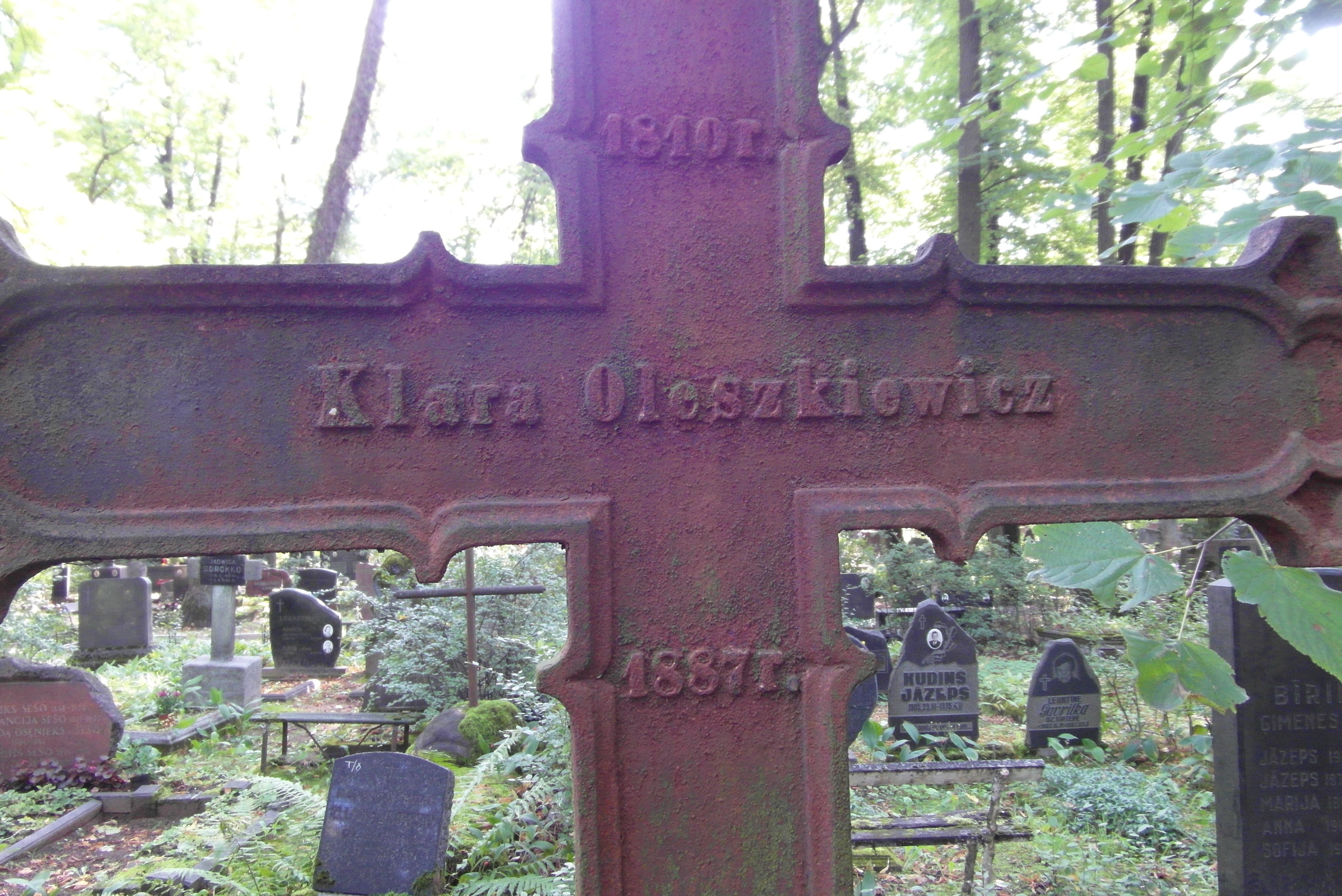 Fragment of the gravestone of Klara Oleszkiewicz, St Michael's cemetery in Riga, as of 2021.