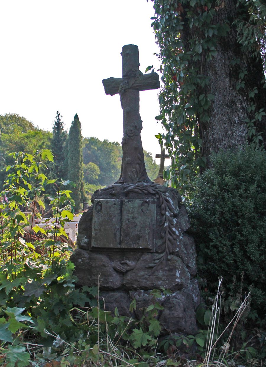 Tombstone of Maria Karais and Helena Onyszkiewicz, Ternopil cemetery, state of 2016