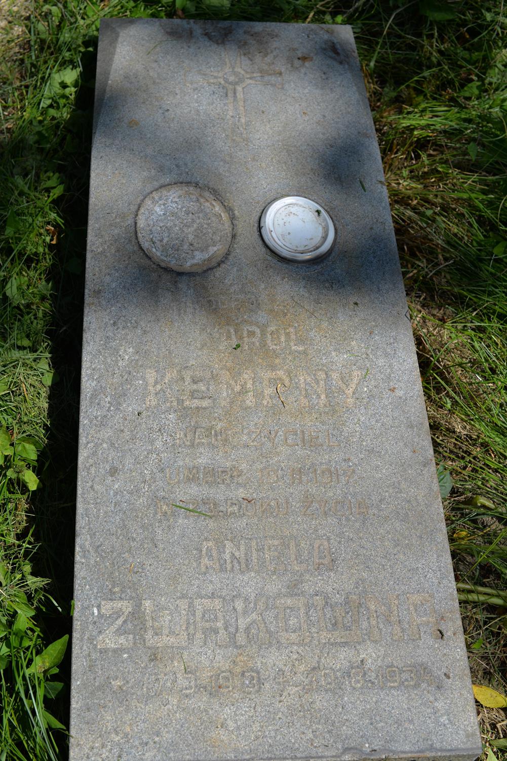 Photo montrant Tombstone of Karol Kempny and Aniela Zwakowna