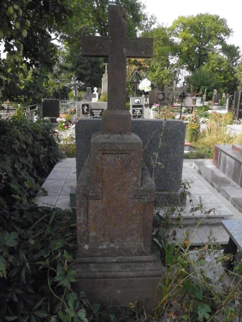 Gravestone of Marcela and Stefan Pinkievich, Ternopil cemetery, state before 2016