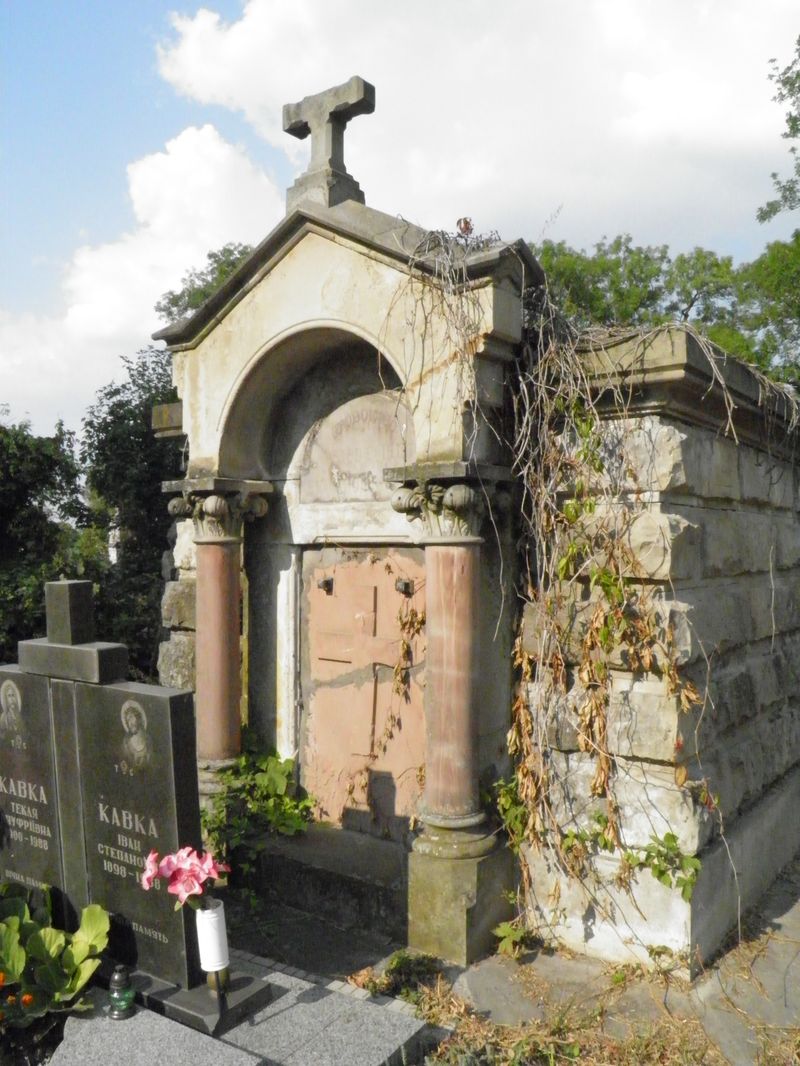 Grobowiec Alfreda i Jana Kwiatkowskich, cmentarz w Tarnopolu, stan z 2016 r.