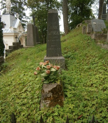 Nagrobek Jakuba Łapińskiego, cmentarz Na Rossie w Wilnie, stan z 2013