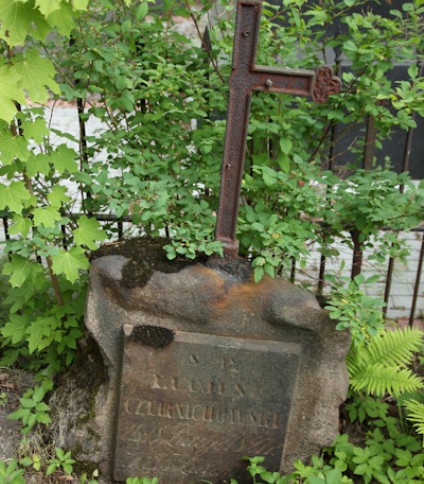 Nagrobek Lucjusza Czernichowskiego, cmentarz na Rossie w Wilnie, stan na 2013 r.