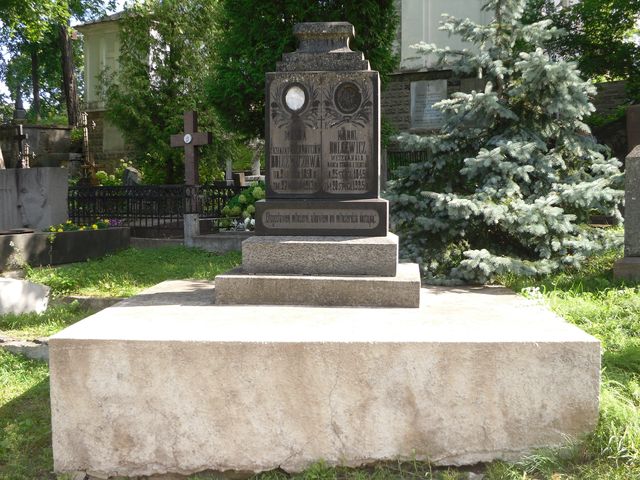 Grobowiec Anny, Karola i Marii Bolcewicz z cmentarza na Rossie w Wilnie, stan z 2013 r.