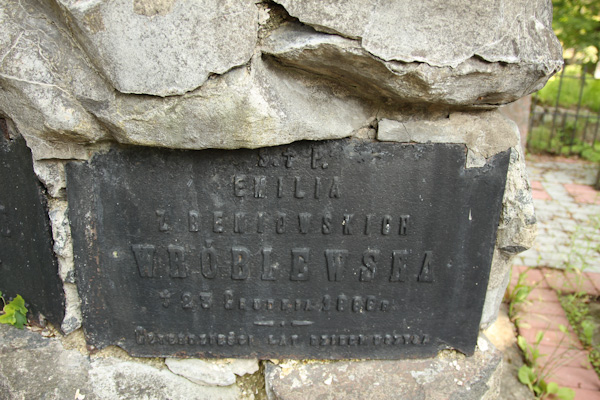 Nagrobek Emilii i Eustachego Wróblewskich, cmentarz na Rossie w Wilnie, stan na 2013 r.