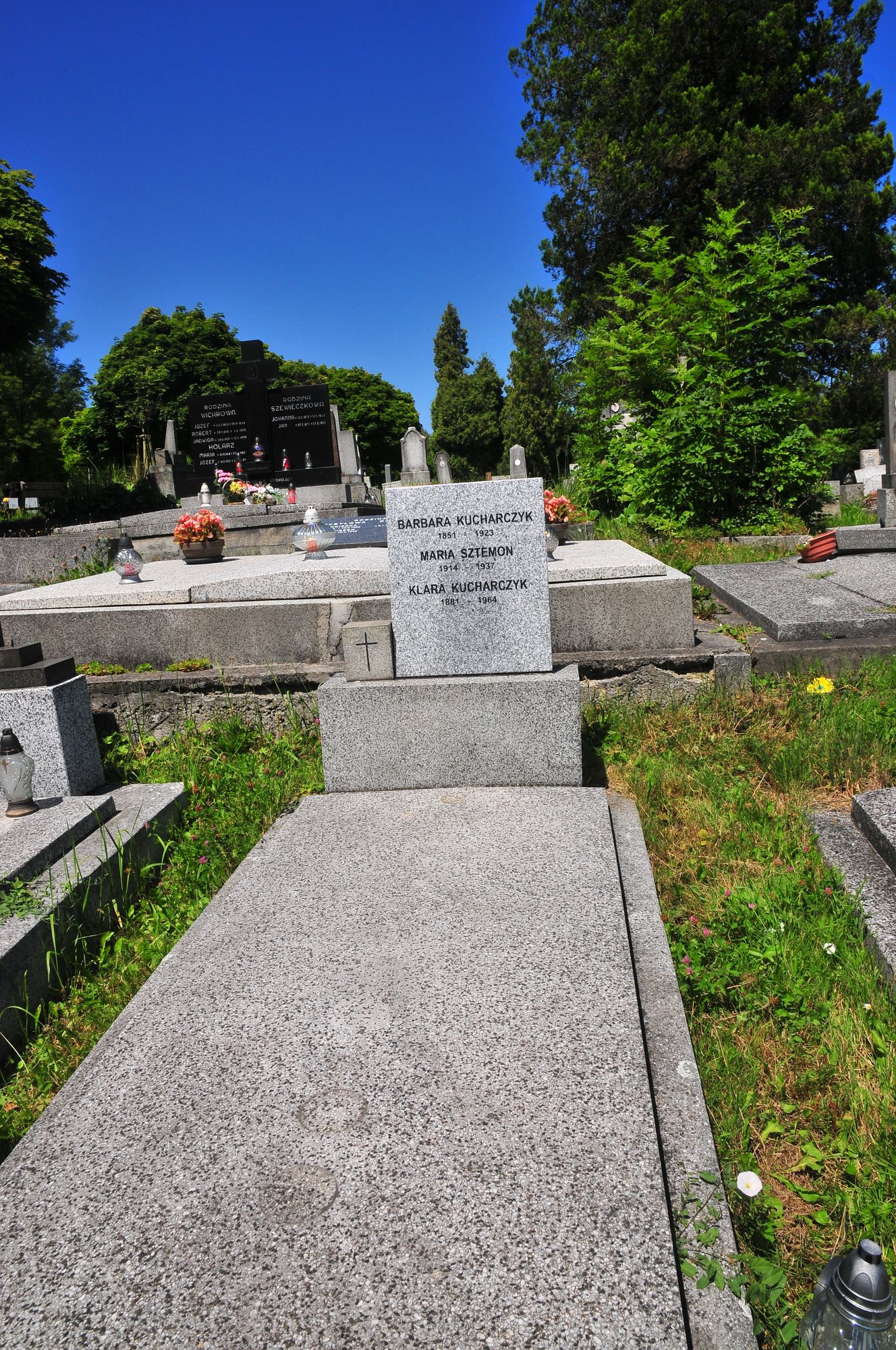 Tombstone of Barbara and Klara Kucharczyk, Maria Sztemon, Karviná Doły cemetery, state 2022