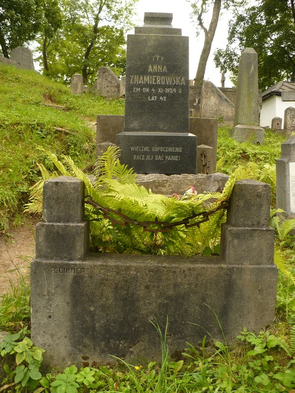 Tombstone of Anna Znamierowska, Na Rossie cemetery in Vilnius, as of 2013
