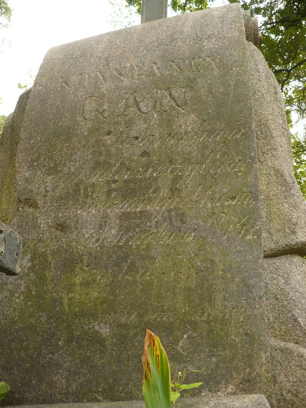Inskrypcja nagrobka Konstantego Gana, cmentarz Na Rossie w Wilnie, stan z 2013