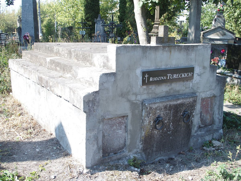 Tomb of Kazimiera, Maria and Zygmunt Turetsky, Ternopil cemetery, state 2016