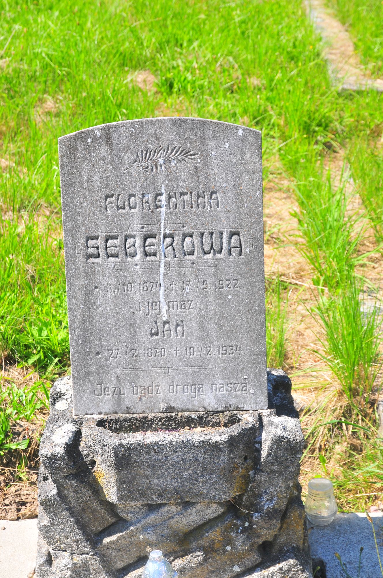 Tombstone of Jan and Florentyna Seber, cemetery in Karviná Doły, state 2022