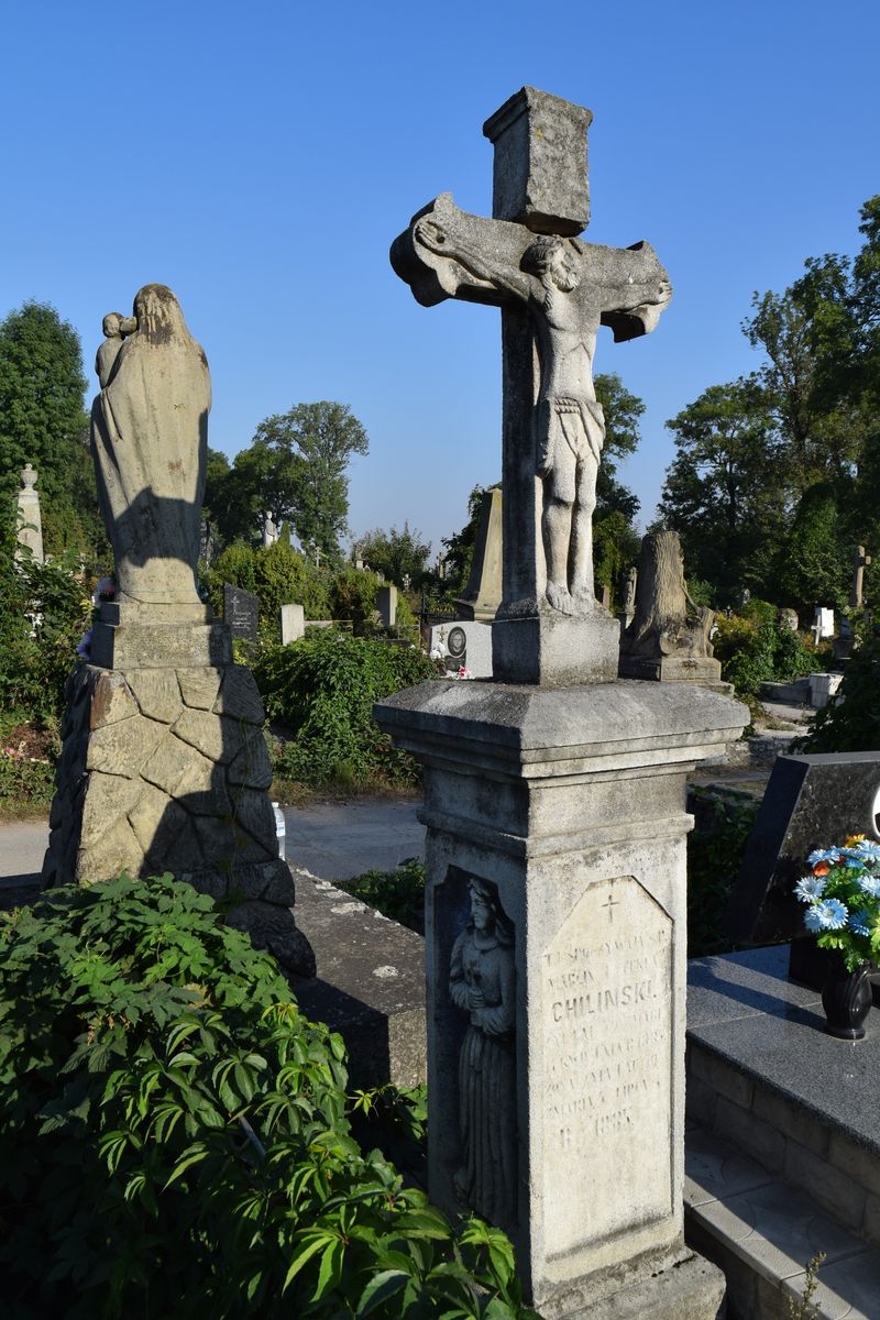Nagrobek Tekli i Marcina Chilińskich, cmentarz w Tarnopolu, stan z 2016