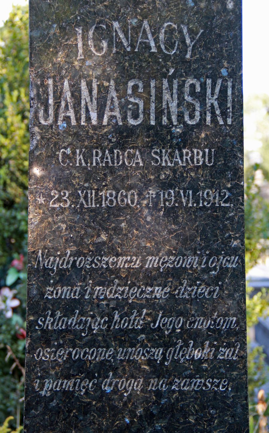 Fragment of the tombstone of Ignacy Janasinski, Ternopil cemetery, 2016 status