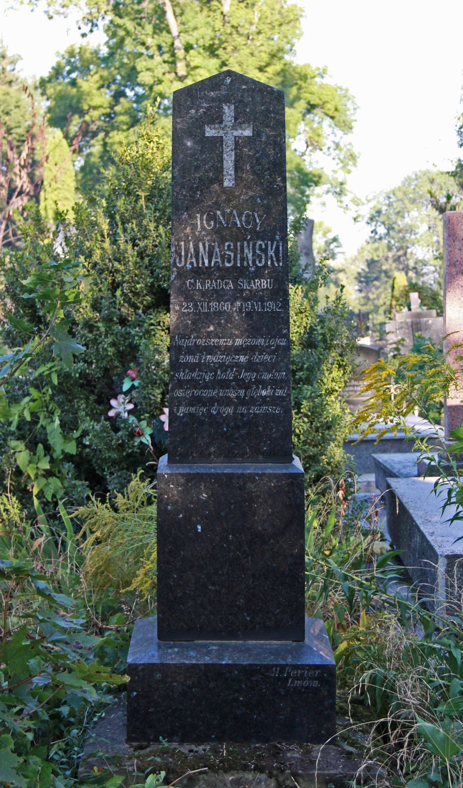Tombstone of Ignacy Janasinski, Ternopil cemetery, as of 2016