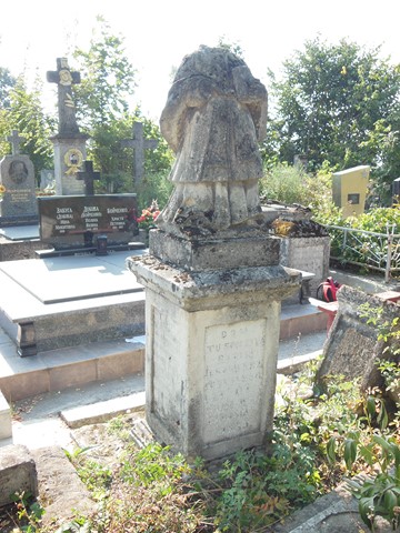 Nagrobek rodziny Juszkiewicz i Marii Szenkirżyk, cmentarz w Tarnopolu, stan z 2016 roku