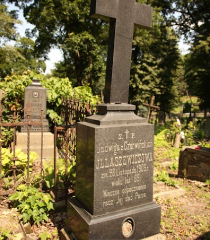Nagrobek Jadwigi Illaszewicz, cmentarz na Rossie w Wilnie, stan na 2013 r.
