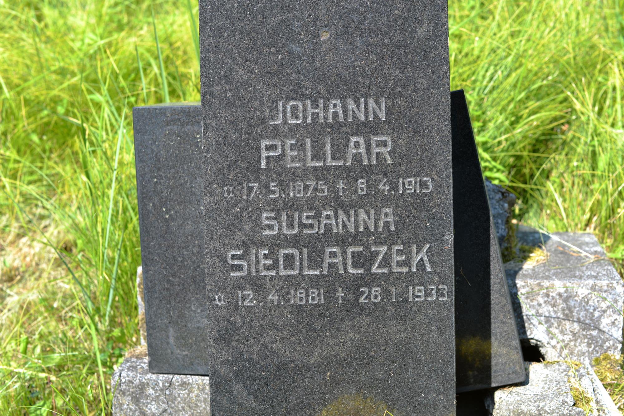 Fotografia przedstawiająca Tombstone of Johann Pellar and Susanna Siedlaczek