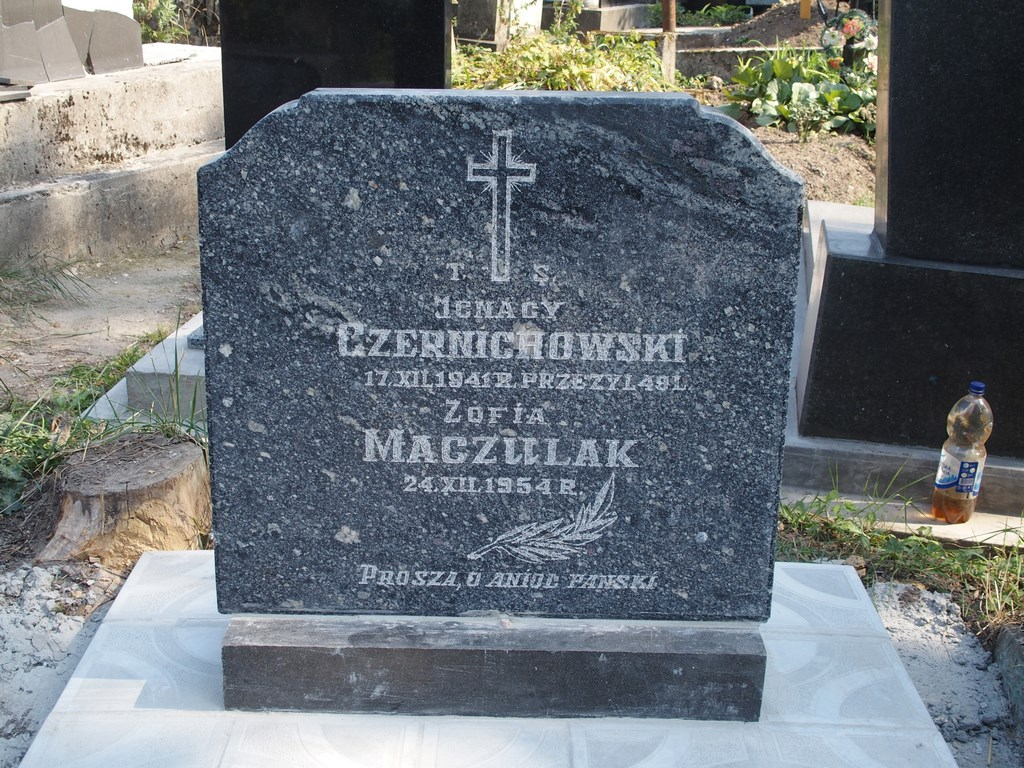 Inskrypcja na nagrobku Ignacego Czernichowskiego i Zofii Maczulak, cmentarz w Tarnopolu, stan z 2016