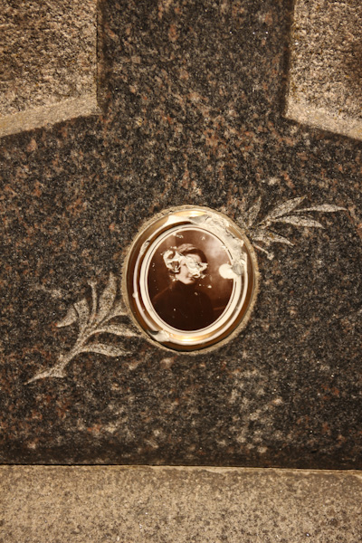 Tombstone of Stefania Piznal, Ross cemetery in Vilnius, as of 2013.