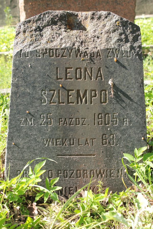 Inskrypcja z nagrobka Leona Szlempo, cmentarz Na Rossie w Wilnie, stan z 2013 roku