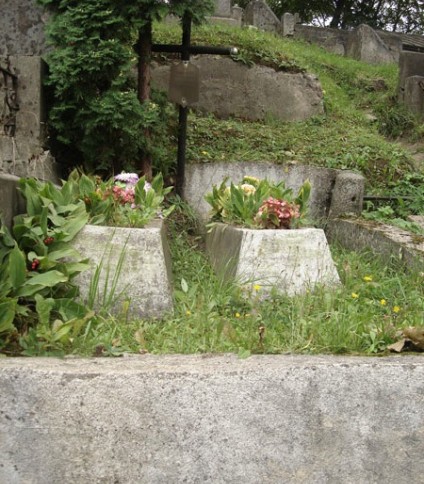 Nagrobek Nagrobek Jana i Urszuli Kudzinowiczów, Stanisława Żuka, cmentarz Na Rossie w Wilnie, stan z 2013