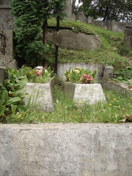 Nagrobek Nagrobek Jana i Urszuli Kudzinowiczów, Stanisława Żuka, cmentarz Na Rossie w Wilnie, stan z 2013