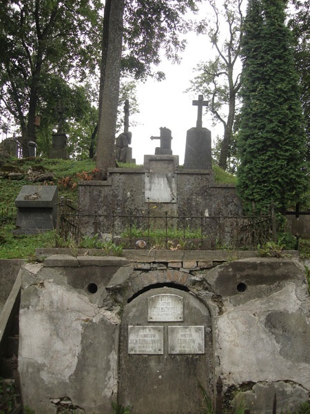 Tomb of Julia, Marta and Viktor Cherkasov, Na Rossa cemetery in Vilnius, as of 2013