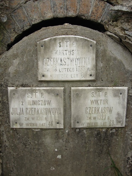 Inskrypcja grobowca Julii, Marty i Wiktora Czerkasowów, cmentarz Na Rossie w Wilnie, stan z 2013
