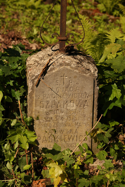 Tombstone of Jadwiga Packiewicz and Wanda Szpakowa, Ross cemetery in Vilnius, as of 2013.