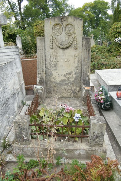 Tombstone of Kazimierz and Maria Lipiec, cemetery in Ternopil, state before 2016