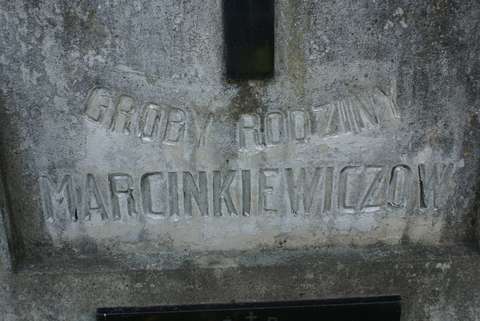 Fragment of the tomb of Alexander, Jadwiga, Klementyna and Maria Marcinkiewicz, Ross Cemetery in Vilnius, as of 2013.
