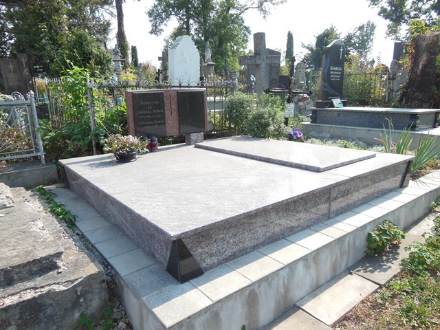 Tomb of Konrad and Stefania Turkievich from the cemeteries of the former Ternopil district, as of 2016.