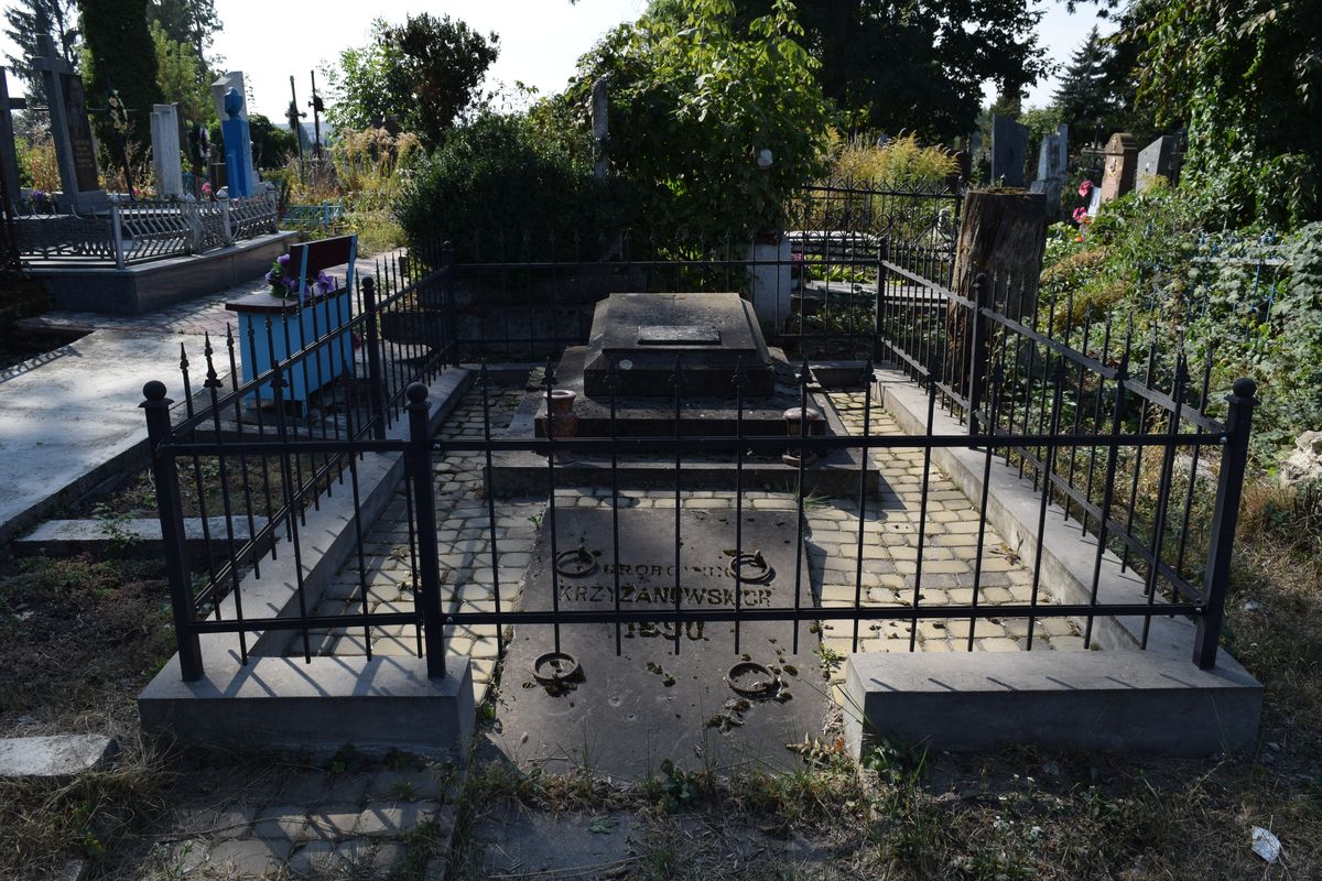 Tomb of the Krzyzanowskis, Jan Lopuszanski and Anastasia Zielinska, Ternopil cemetery, as of 2016