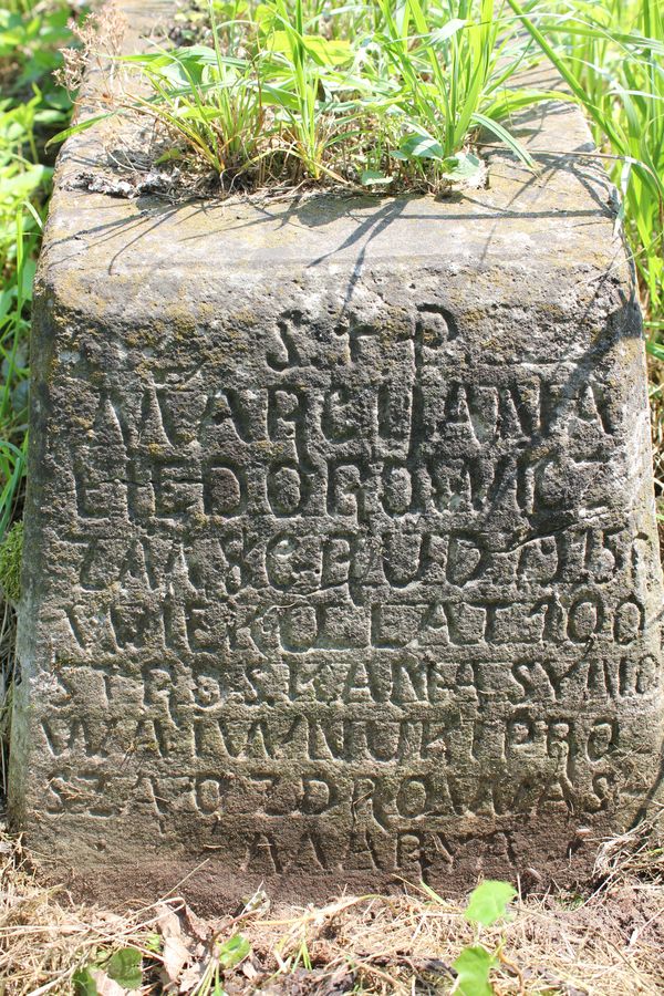Inscription from the gravestone of Franciszek Markowski, Marcijana Liedorowicz, Michal and Stefania Sucharzewski and Viktor Chomski, Na Rossie cemetery in Vilnius, as of 2013