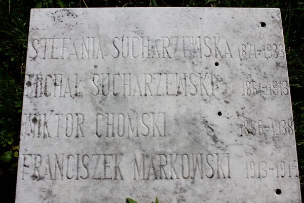 Inscription plaque from the gravestone of Franciszek Markowski, Marcijana Liedorowicz, Michal and Stefania Sucharzewski and Viktor Chomski, Na Rossie cemetery in Vilnius, as of 2013