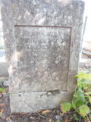Fragment nagrobka Ludwiki Dietl, cmentarz w Tarnopolu, stan z 2016 roku