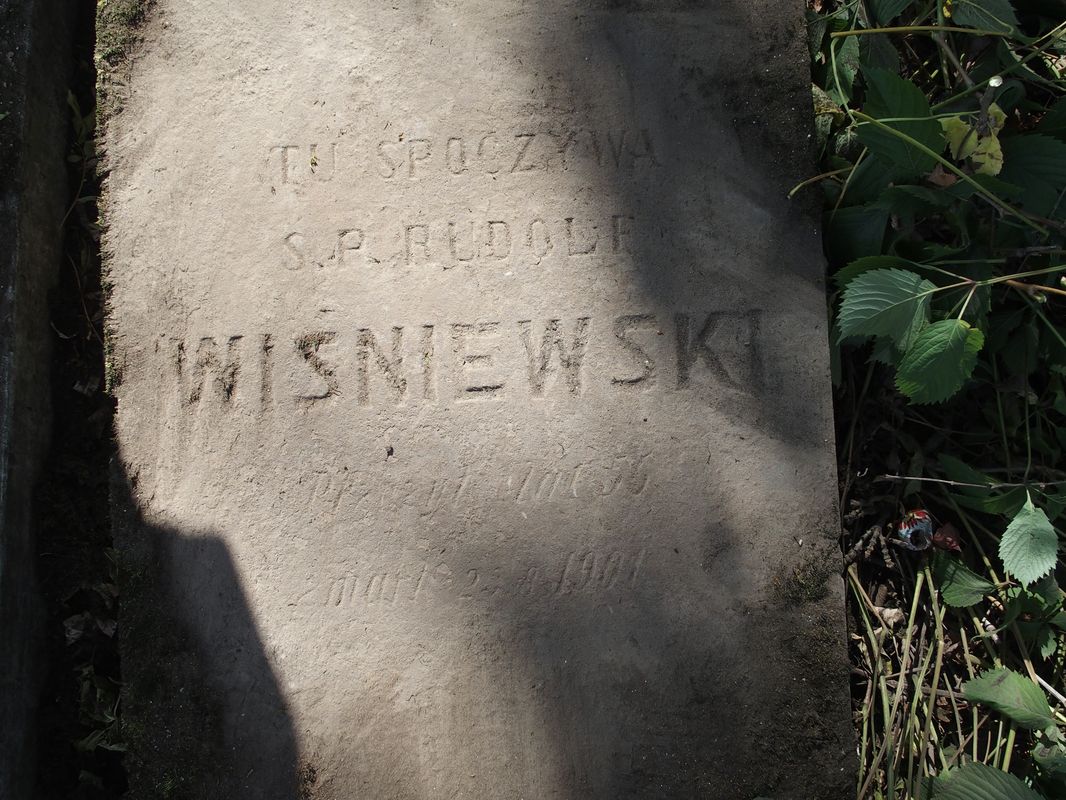 Fragment of Rudolf Wisniewski's tombstone, Ternopil cemetery, as of 2016.