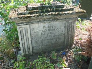 Nagrobek Jana i Ludwiki Harassek, cmentarz w Tarnopolu, stan z 2016 roku