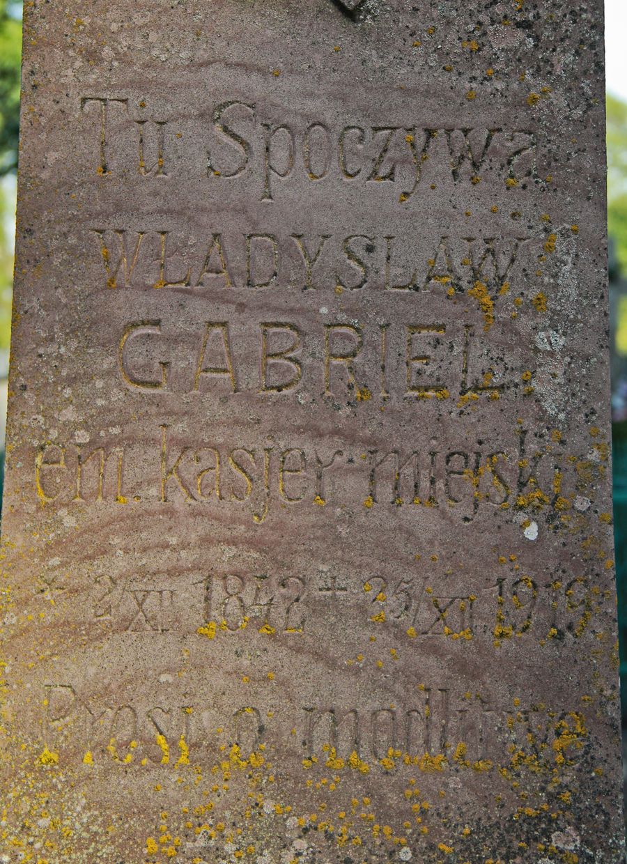 Fragment of the tombstone of Vladislav Gabriel, Ternopil cemetery, state of 2016