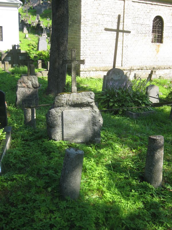 Nagrobek Antoniego Adamowicza, cmentarz Na Rossie w Wilnie, stan z 2013