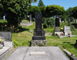 Grobowiec rodziny Tomańcowej, cmentarz w Karwinie Doły, stan z 2022 roku