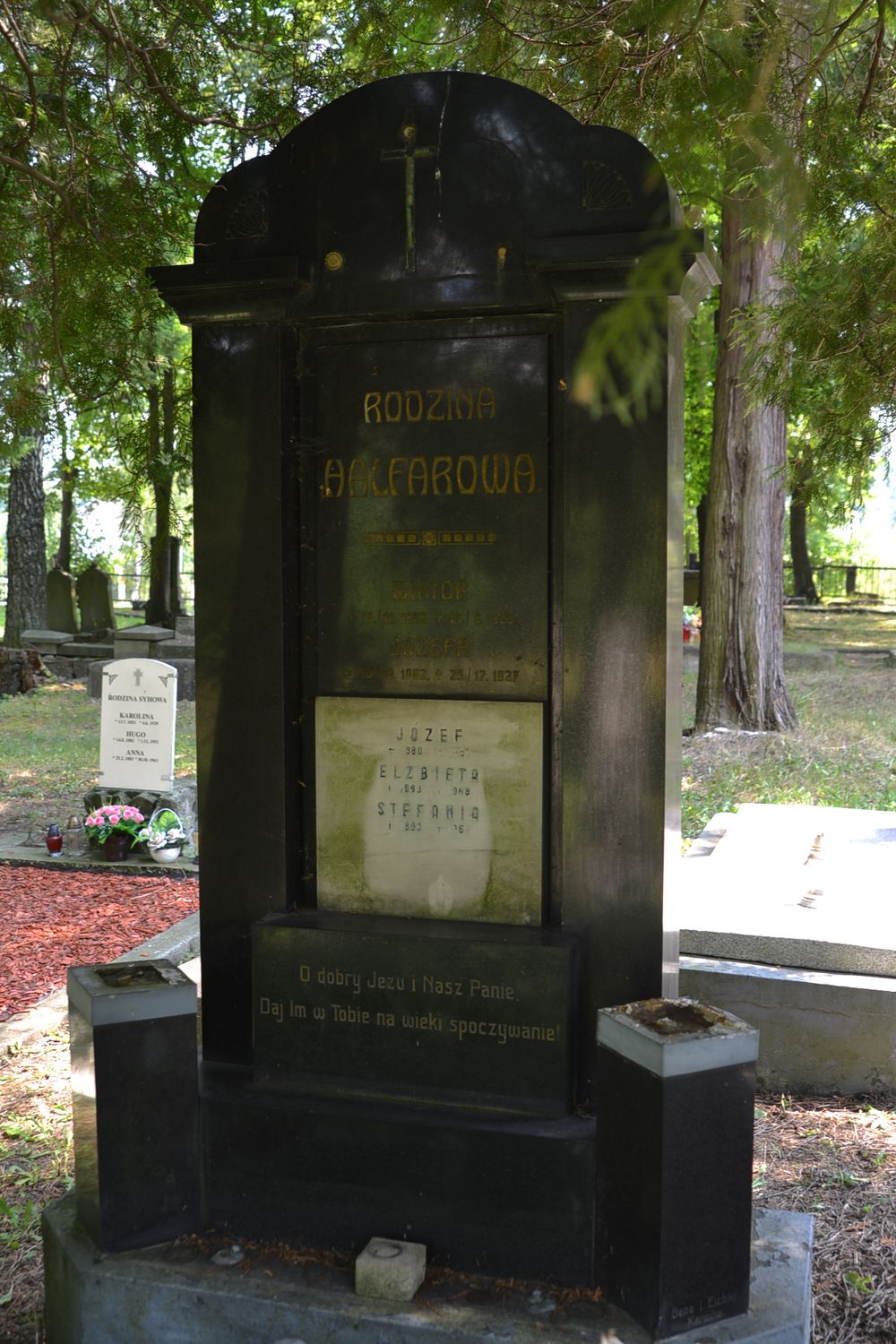 Nagrobek rodzin Halfarowej i Stecovej, cmentarz w Karwinie Dołach