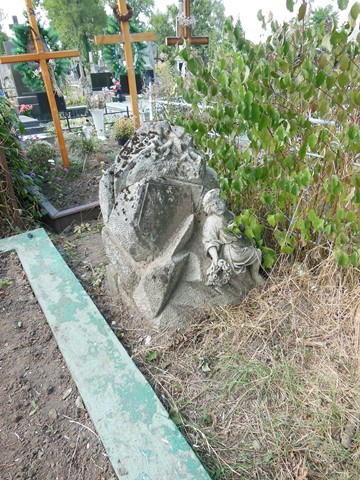 Gravestone of Leopold Oleniak from the cemeteries of the former Ternopil district, as of 2016.