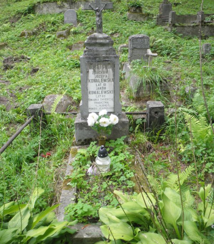 Nagrobek Józefy i Jakuba Kowalewskich, cmentarz na Rossie w Wilnie, stan na 2013 r.