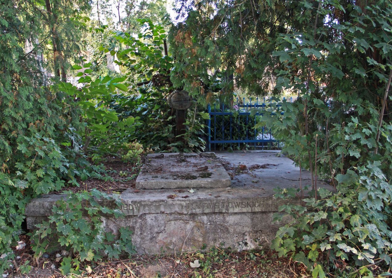 Grobowiec Jadwigi i Józefa Jurystowskich, cmentarz w Tarnopolu, stan z 2016