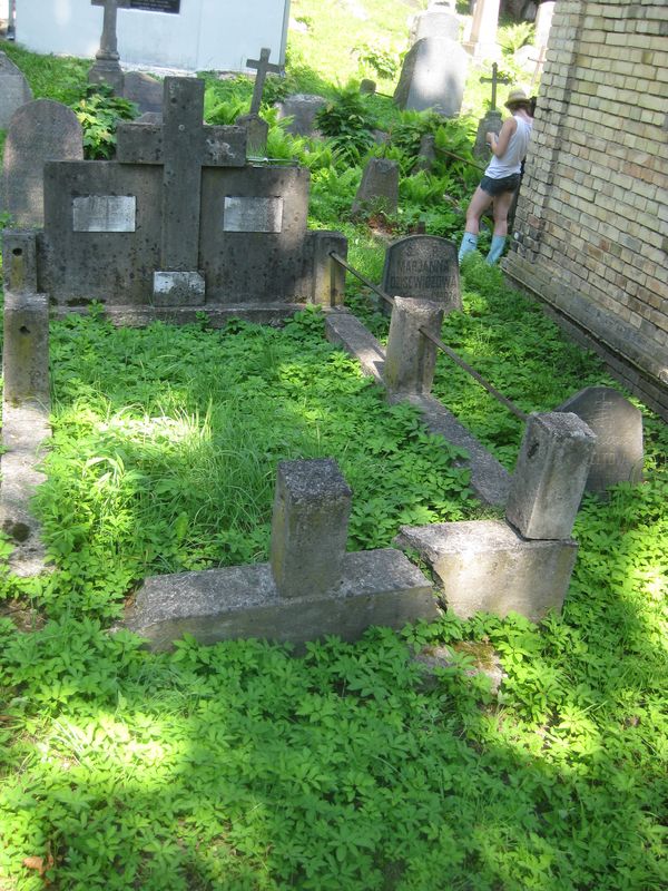 Tombstone of Bronislava and Maria Żukowski, Na Rossie cemetery in Vilnius, as of 2013