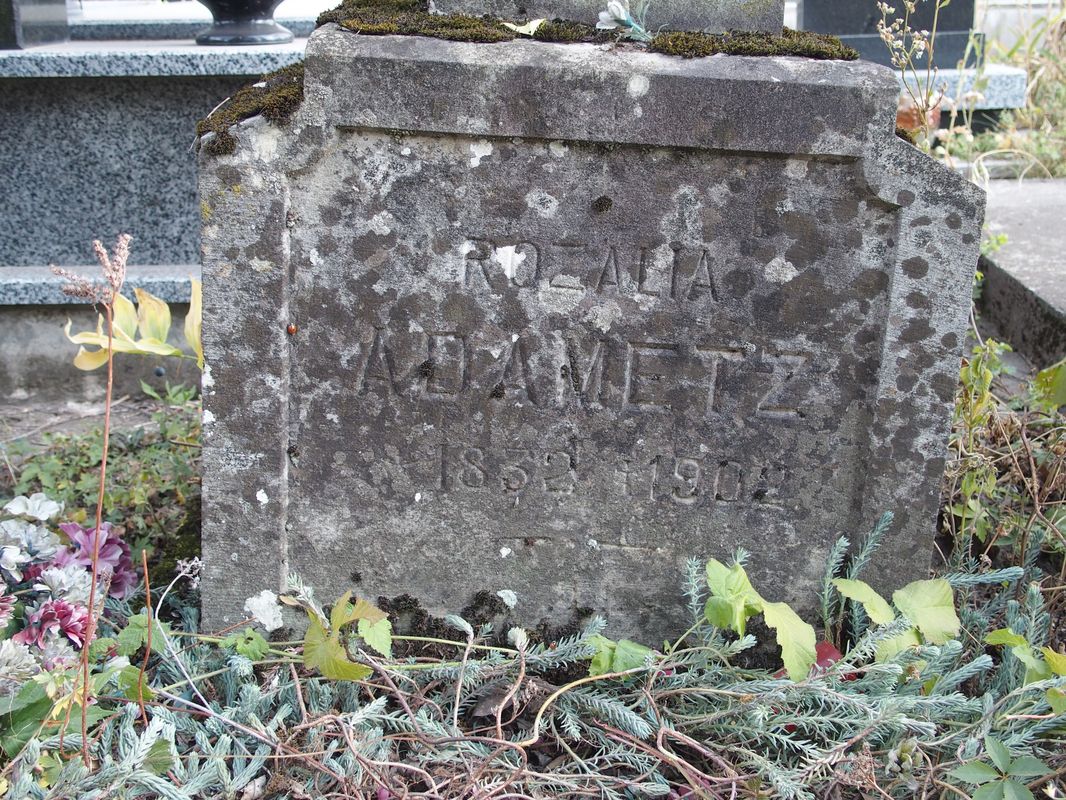 Fragment of the tombstone of Rozalia Adametz, Ternopil cemetery, as of 2016.