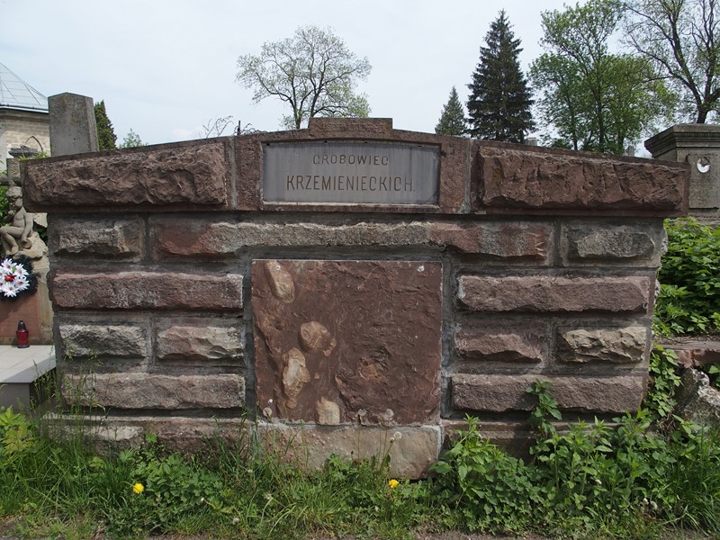 Grobowiec rodziny Krzemiennickich, cmentarz w Tarnopolu, stan z 2017 r.