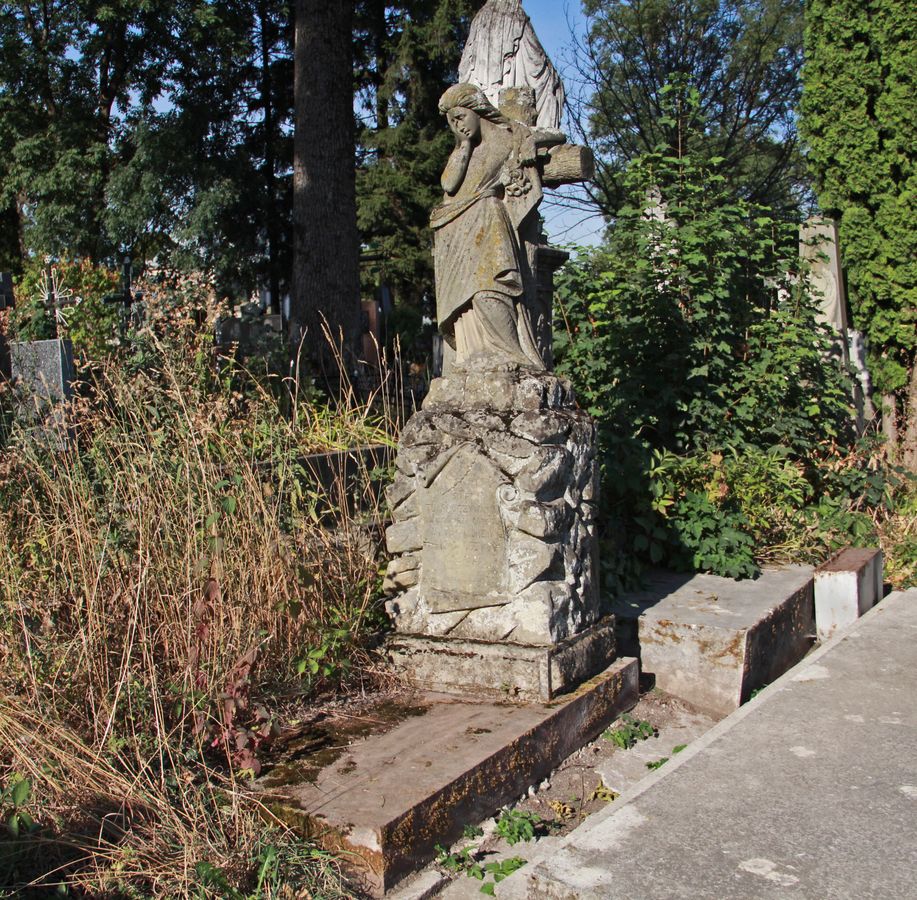 Nagrobek Olgi Kozieczko, cmentarz w Tarnopolu, stan z 2016