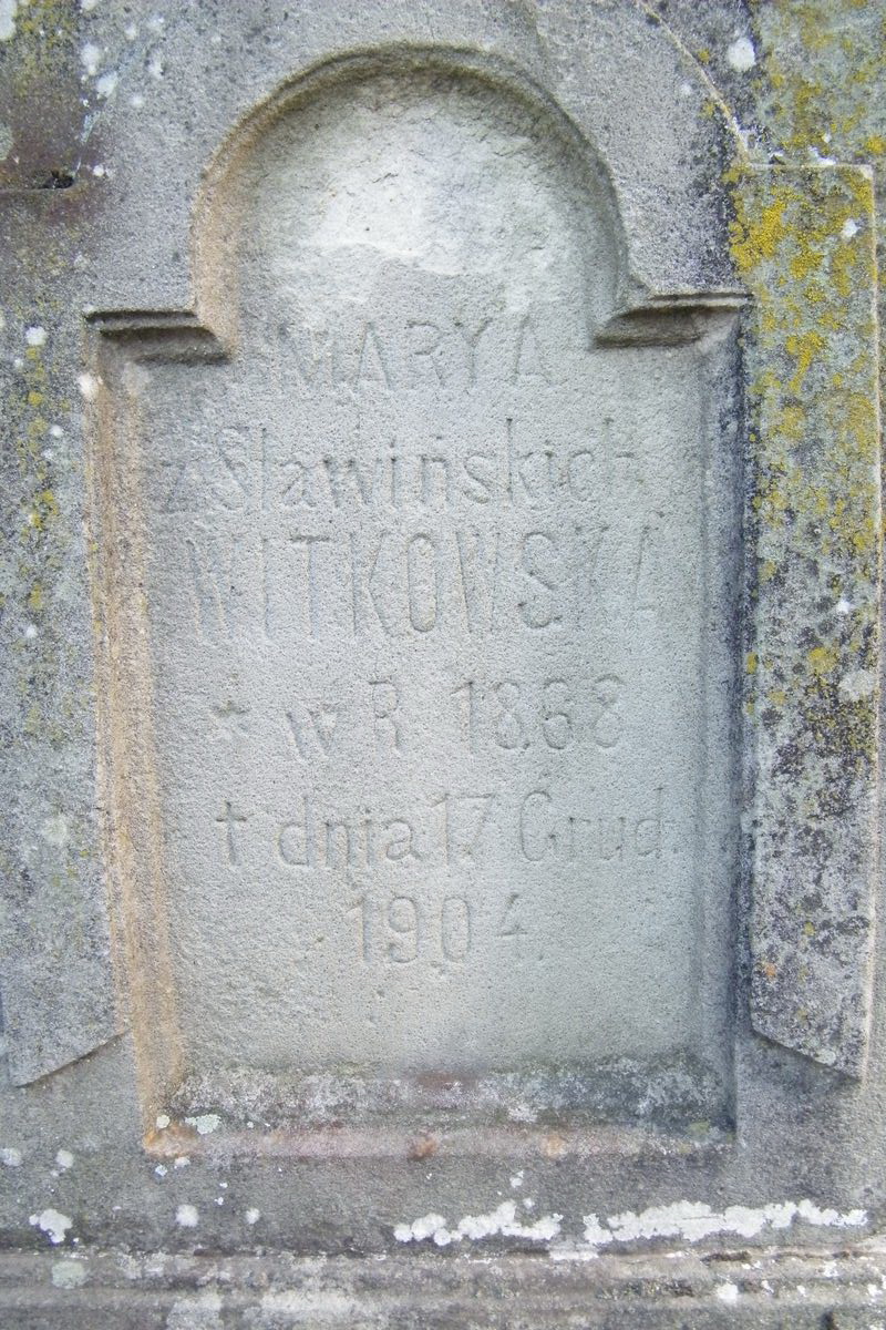 Fragment nagrobka Marii Witkowskiej, cmentarz w Tarnopolu, stan z 2016 r.