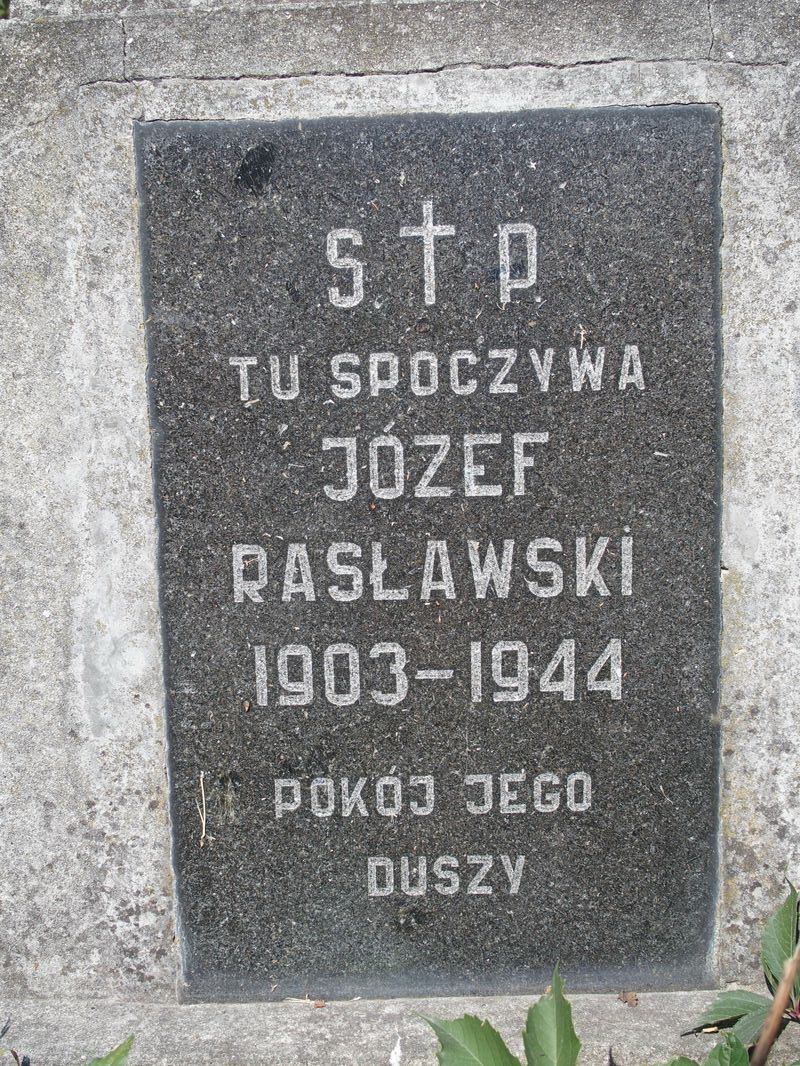 Fragment of the gravestone of Jozef Raslawski, Ternopil cemetery, as of 2016.